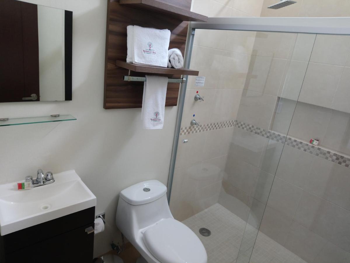 Redwood Villas Zona Industrial 圣路易斯波托西 外观 照片