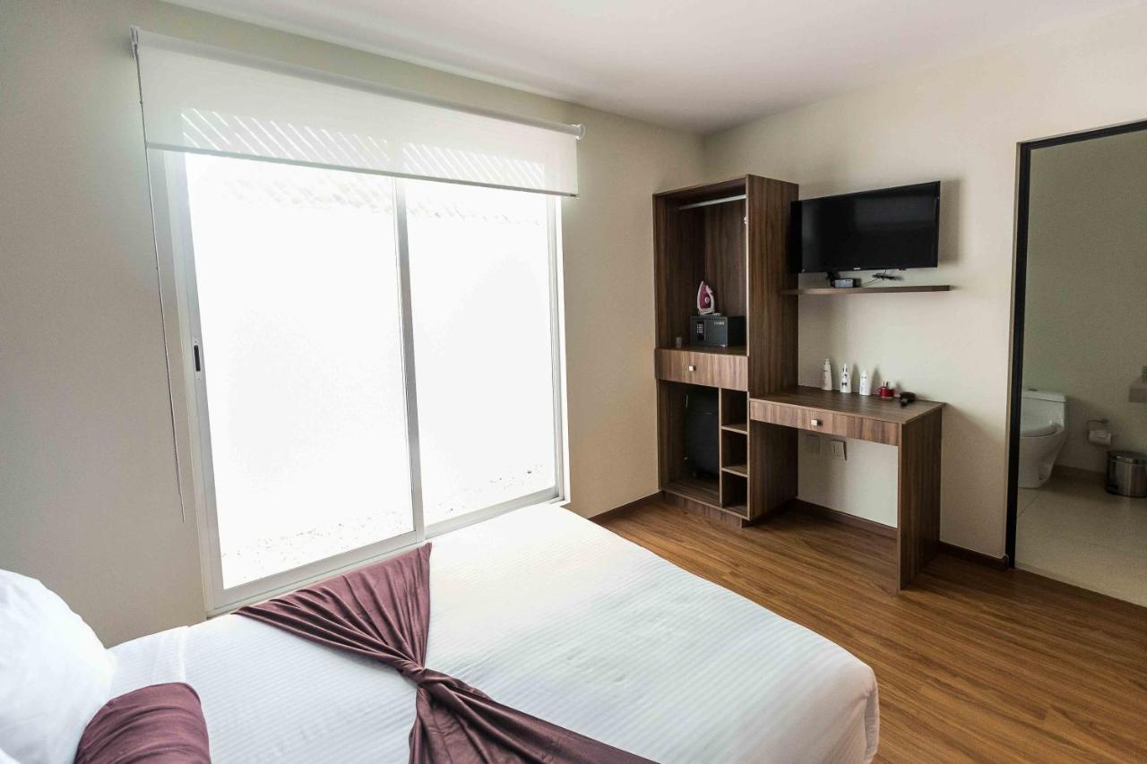 Redwood Villas Zona Industrial 圣路易斯波托西 外观 照片